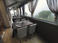 Atmosphère du Restaurant français Restaurant Le Panoramic à Ozon - n°4