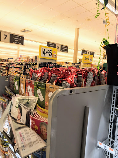 Grocery Store «Stop & Shop», reviews and photos, 700 Pleasant St, Watertown, MA 02472, USA