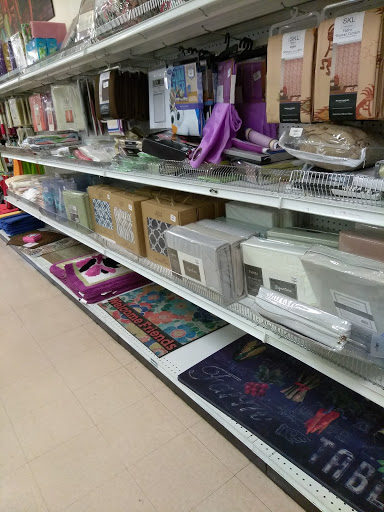 Thrift Store «Goodwill Plant City Store», reviews and photos, 2802 James L Redman Pkwy, Plant City, FL 33566, USA