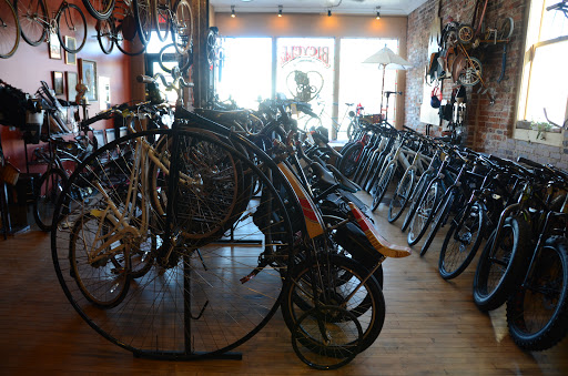 Bicycle Store «Ichi Bike», reviews and photos, 311 E Walnut St, Des Moines, IA 50309, USA