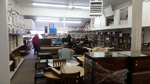 Houseworks, 1800 Stevens Dr, Iowa City, IA 52240, USA, 