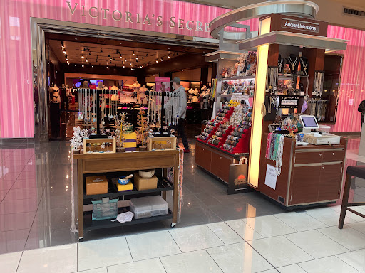 Shopping Mall «Cherry Hill Mall», reviews and photos, 2000 NJ-38, Cherry Hill, NJ 08002, USA