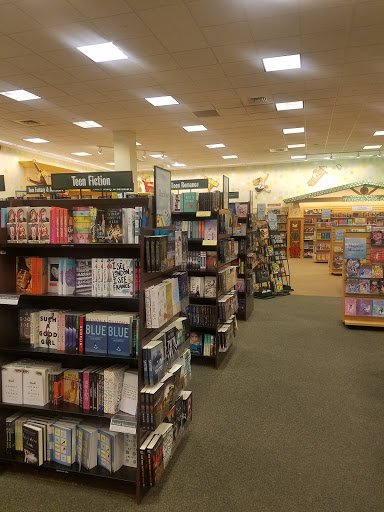 Book Store «Barnes & Noble», reviews and photos, 4100 Summit Plaza Dr, Louisville, KY 40241, USA
