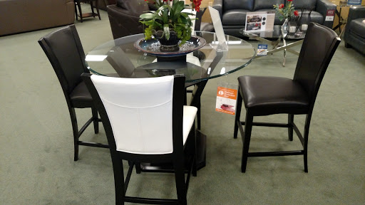 Furniture Store «Raymour & Flanigan Furniture and Mattress Store», reviews and photos, 917 Hartford Turnpike, Waterford, CT 06385, USA