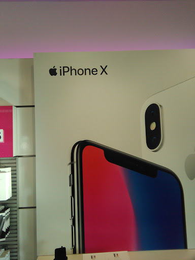 Cell Phone Store «T-Mobile», reviews and photos, 5383 Franklin Blvd a, Sacramento, CA 95820, USA