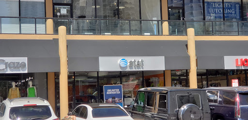 Cell Phone Store «AT&T Authorized Retailer», reviews and photos, 17100 Collins Ave #108, Sunny Isles Beach, FL 33160, USA