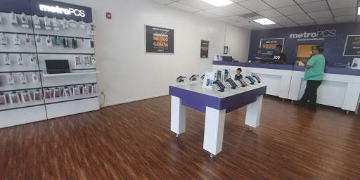 MetroPCS Authorized Dealer, 5020 Old Seguin Rd, Kirby, TX 78219, USA, 