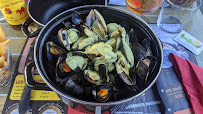 Moules-frites du Restaurant de fruits de mer Hissez Ø. Île d'oléron à Saint-Trojan-les-Bains - n°4
