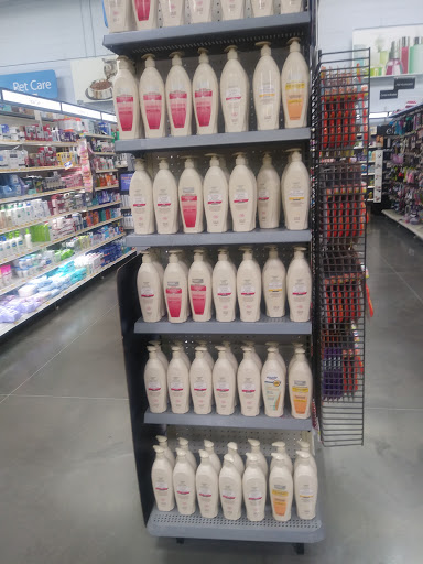 Supermarket «Walmart Supercenter», reviews and photos, 612 E Main St, Hohenwald, TN 38462, USA