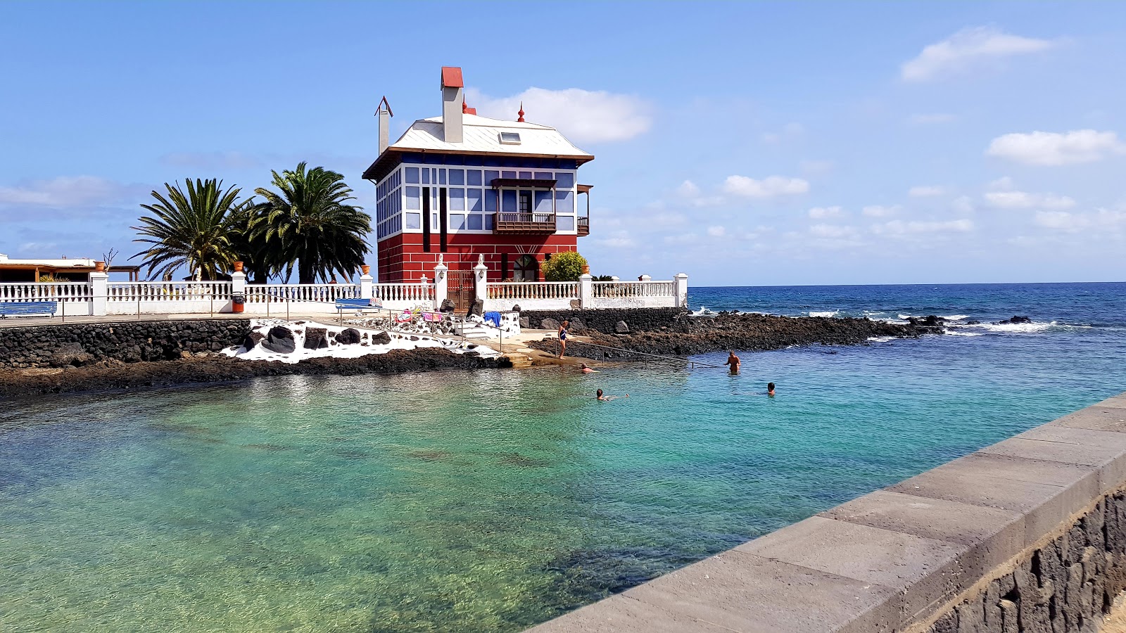 Zdjęcie Playa del Charcon i osada
