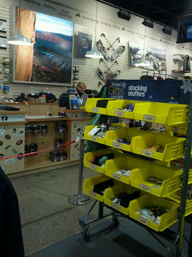 Outdoor Sports Store «Eastern Mountain Sports», reviews and photos, 263 Depot St Suite 13, Manchester Center, VT 05255, USA