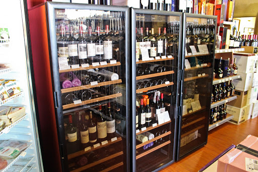 Liquor Store «Portofino Wine Bank», reviews and photos, 500 S. Pointe Dr #110, Miami Beach, FL 33139, USA