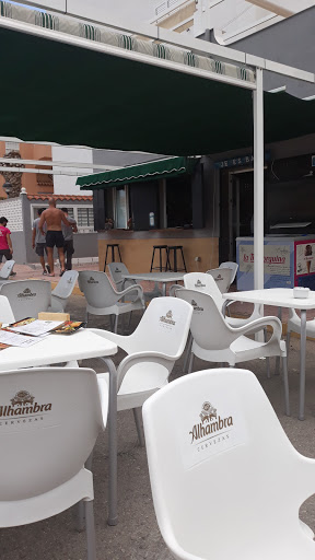 Jefes Bar - C. Cupido, 5, 03183 Torrevieja, Alicante, España