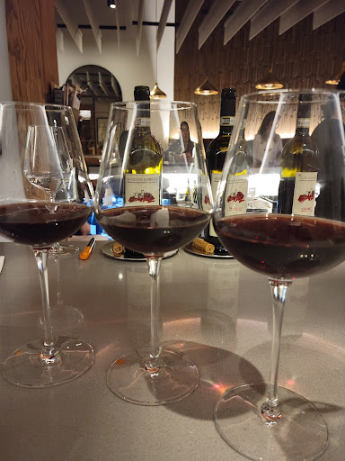 Wine Store «UnWined», reviews and photos, 1600 Belle View Blvd, Alexandria, VA 22307, USA