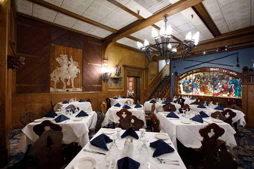 Restaurants with private dining rooms in Milwaukee