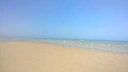 Φωτογραφία του Chaffar beach με μακρά ευθεία ακτή