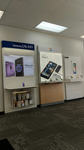 Cell Phone Store «Verizon Authorized Retailer - A Wireless», reviews and photos, 2002 N Riverside Ave #103, Rialto, CA 92377, USA