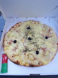 Plats et boissons du Pizzas à emporter team Pizza à Échalas - n°2