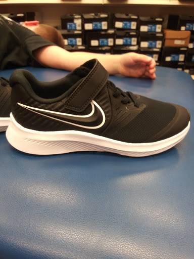 Shoe Store «Shoe Carnival», reviews and photos, 1920 N Dixie Hwy, Elizabethtown, KY 42701, USA