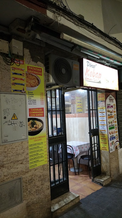 Döner Kebab comida turca - C. Burgos, 5, 41920 San Juan de Aznalfarache, Sevilla, Spain