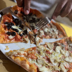 Photo n°2 de l'avis de Ajit. fait le 27/08/2023 à 19:19 sur le  Trattoria-Pizzeria 'La Taverna del Giglio di Laghi R. & Mariotti A. . à Gradoli