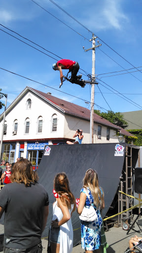 Paint Store «Sherwin-Williams Paint Store», reviews and photos, 807 E Brady St, Milwaukee, WI 53202, USA