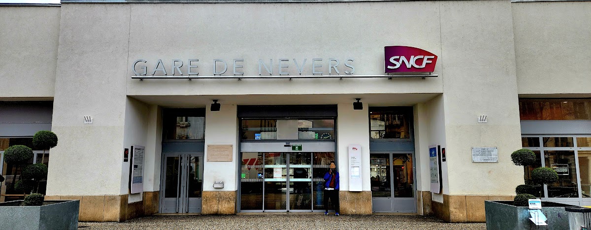 Boutique SNCF à Nevers (Nièvre 58)