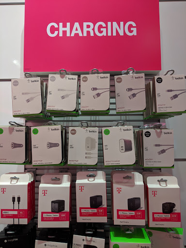 Cell Phone Store «T-Mobile», reviews and photos, 8251 Flying Cloud Dr Suite 2226, Eden Prairie, MN 55344, USA