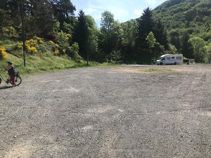 Aire Camping-Car Park à Murol (Puy-de-Dôme 63)