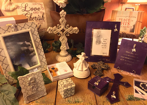 Gift Shop «Seedlings Gifts & Books», reviews and photos, 521 W 78th St, Chanhassen, MN 55317, USA