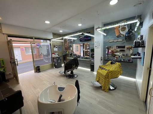 Fabio López Salón De Barbería en Peligros, Granada