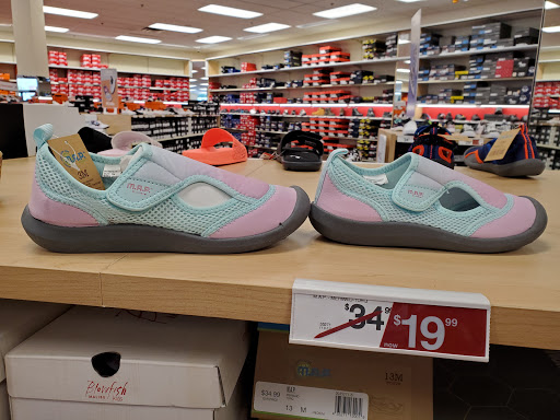 Shoe Store «Famous Footwear», reviews and photos, 2300 Daniels St, Manteca, CA 95337, USA