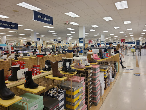 Shopping Mall «Lehigh Shopping Center», reviews and photos, W Union Blvd, Bethlehem, PA 18018, USA