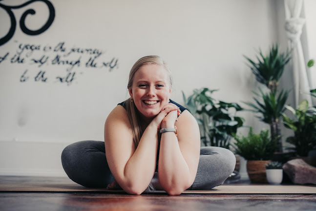 Comments and reviews of Lauren Aimée - Yoga, Movement, Macramé | Bedford Yoga Studio