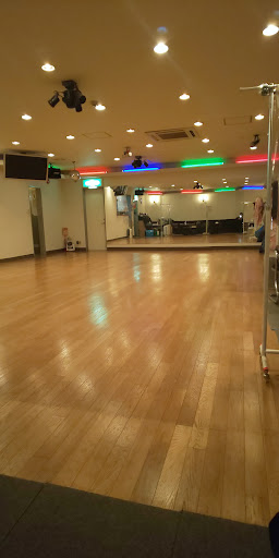 ダンススクール ダンスインラブラブ