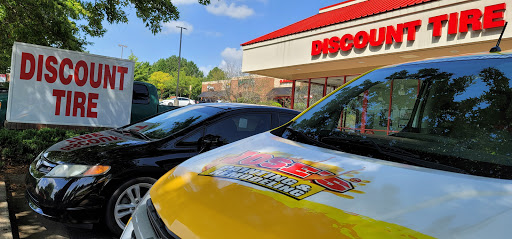 Tire Shop «Discount Tire Store - Kennesaw, GA», reviews and photos, 2930 George Busbee Pkwy NW, Kennesaw, GA 30144, USA