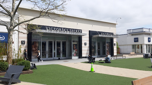 Shopping Mall «Cross County Shopping», reviews and photos, 8000 Mall Walk, Yonkers, NY 10704, USA