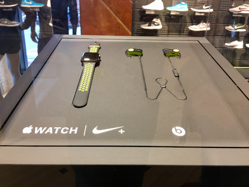 Running Store «Nike Running Bucktown», reviews and photos, 1640 N Damen Ave, Chicago, IL 60647, USA