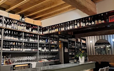 Le 17 Place aux Vins Avignon • Bar à vin / Caviste image