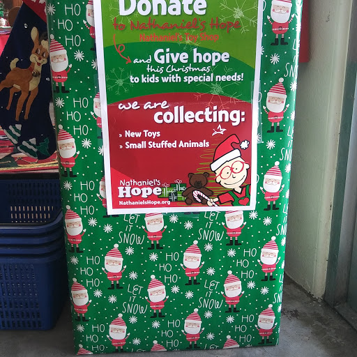 Home Goods Store «Paws & Claws Thrift Store», reviews and photos, 132 E Broad St, Groveland, FL 34736, USA