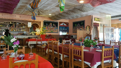 Restaurant Indian Palace - Urbanizacion El Olivar De Buena Vista, 2, 29713 Alcaucín, Málaga, Spain