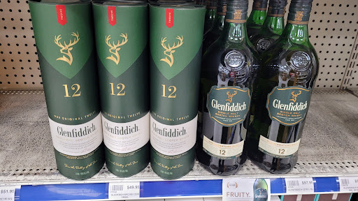 Liquor Store «Montgomery County Liquor & Wine - Muddy Branch», reviews and photos, 866 Muddy Branch Rd, Gaithersburg, MD 20878, USA