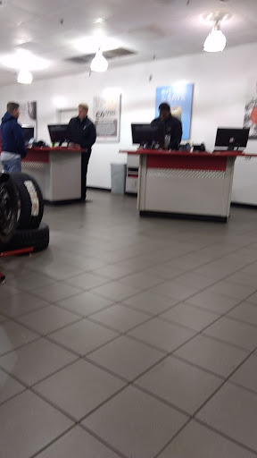 Tire Shop «Discount Tire», reviews and photos, 5505 South La Grange Road, Countryside, IL 60525, USA