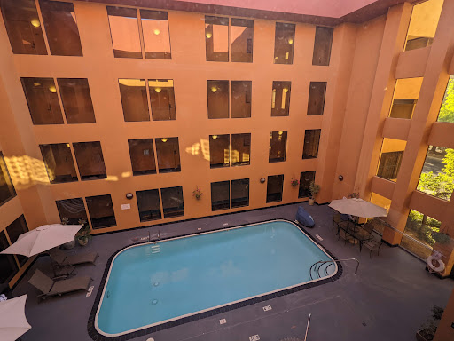 Hotel «Holiday Inn Express Union City», reviews and photos