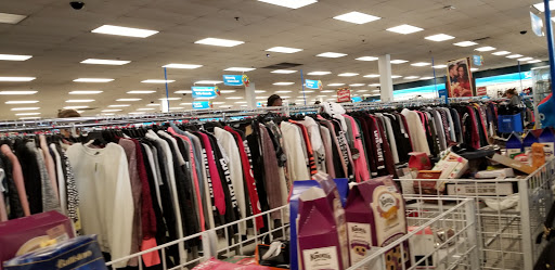 Clothing Store «Ross Dress for Less», reviews and photos, 17084 Slover Ave, Fontana, CA 92337, USA