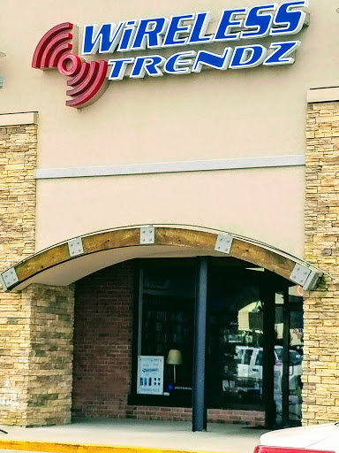 Cell Phone Store «Wireless Trendz - South Springfield», reviews and photos, 1330 E Battlefield Rd, Springfield, MO 65804, USA