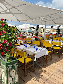 Atmosphère du Restaurant méditerranéen VILEBREQUIN LA PLAGE & L'ONDINE à Cannes - n°4