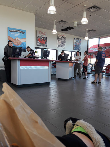 Tire Shop «Discount Tire Store - Algonquin, IL», reviews and photos, 2341 W Algonquin Rd, Algonquin, IL 60102, USA