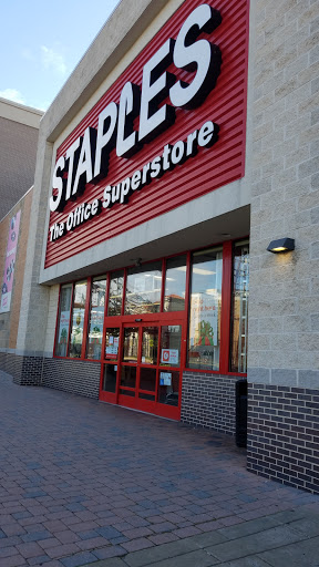 Office Supply Store «Staples», reviews and photos, 2950 Belcrest Center Dr, Hyattsville, MD 20782, USA
