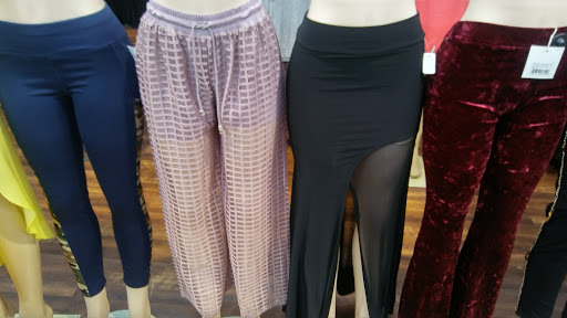 Beauty Supply Store «Sistar Beauty», reviews and photos, 8900 S Lafayette Ave, Chicago, IL 60620, USA